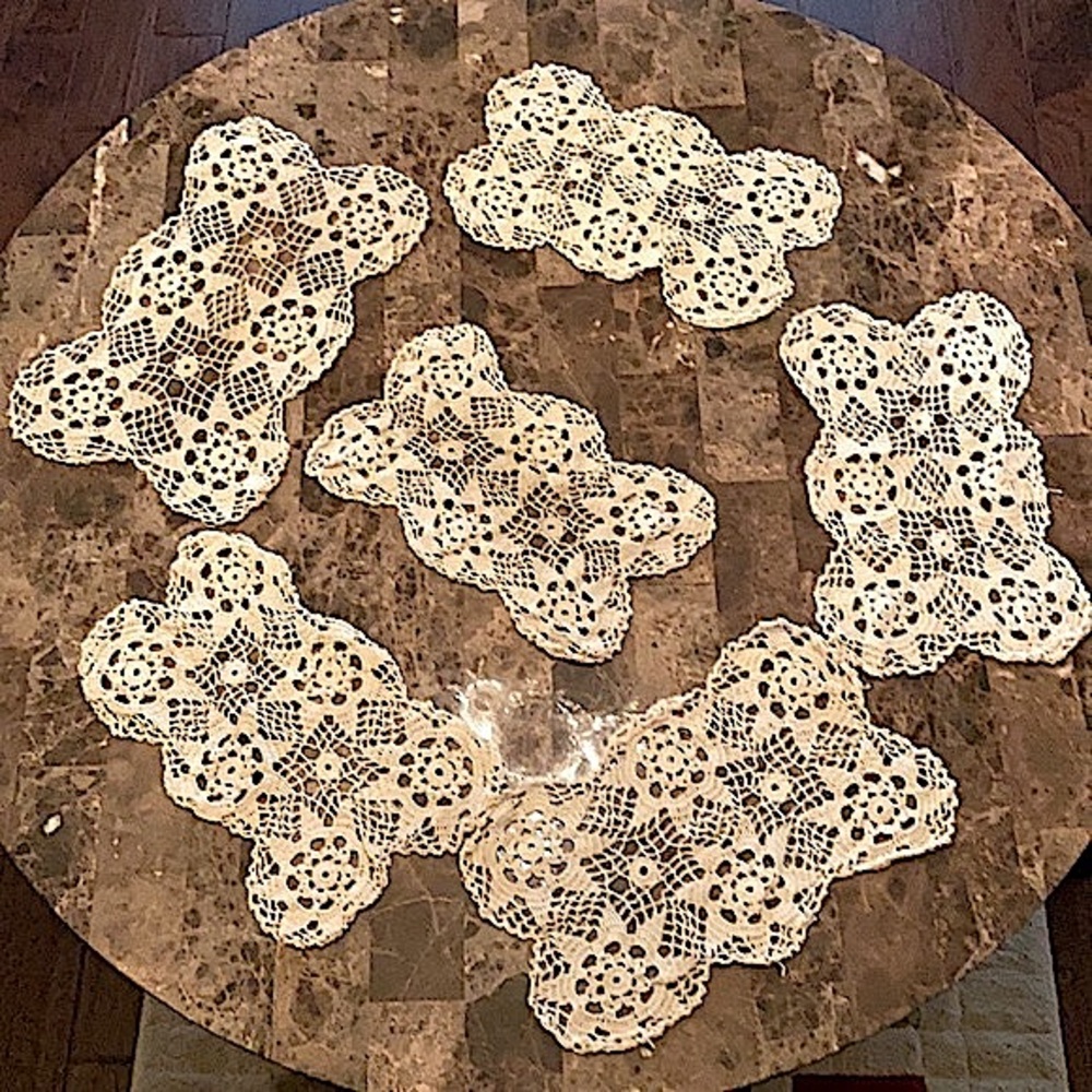 Hand crochet vintage placemats